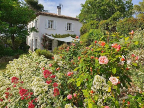 Lou Pantai, House, 5 bedrooms 8 persons, Pool, Large garden, 4km from AIX EN PROVENCE